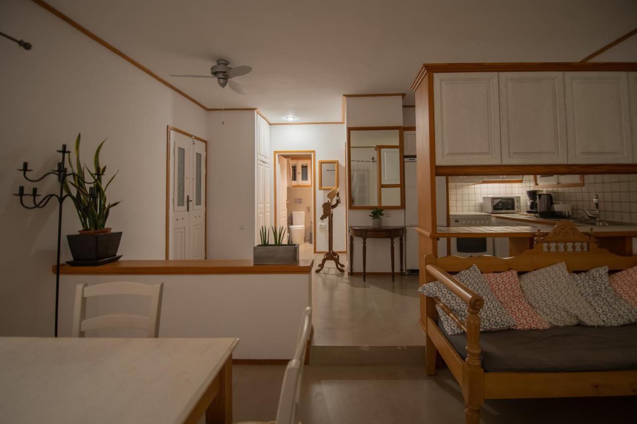 Lotos Beach Home Кинион Экстерьер фото