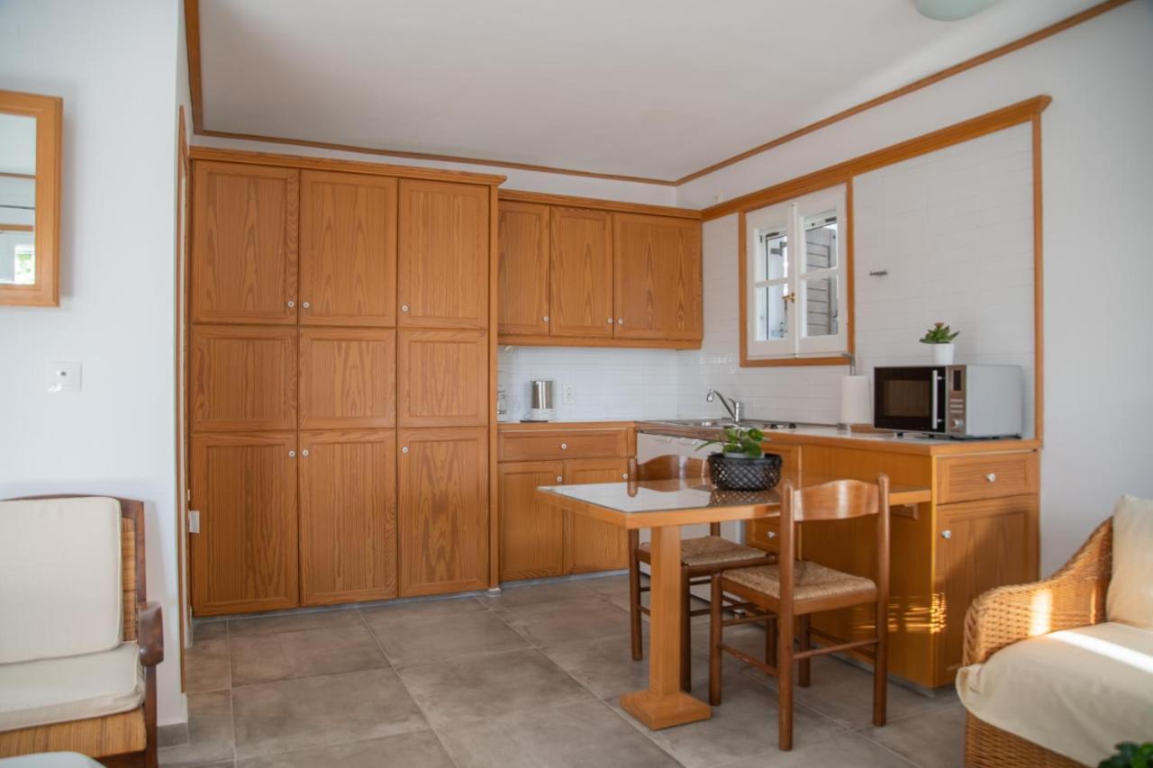 Lotos Beach Home Кинион Экстерьер фото